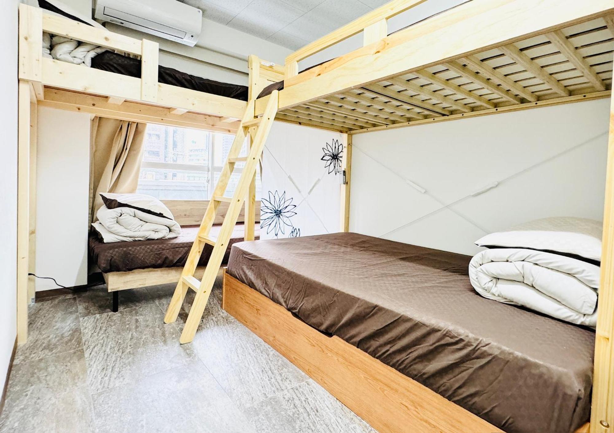 Guest House B'S Fiveⅱ Oszaka Kültér fotó