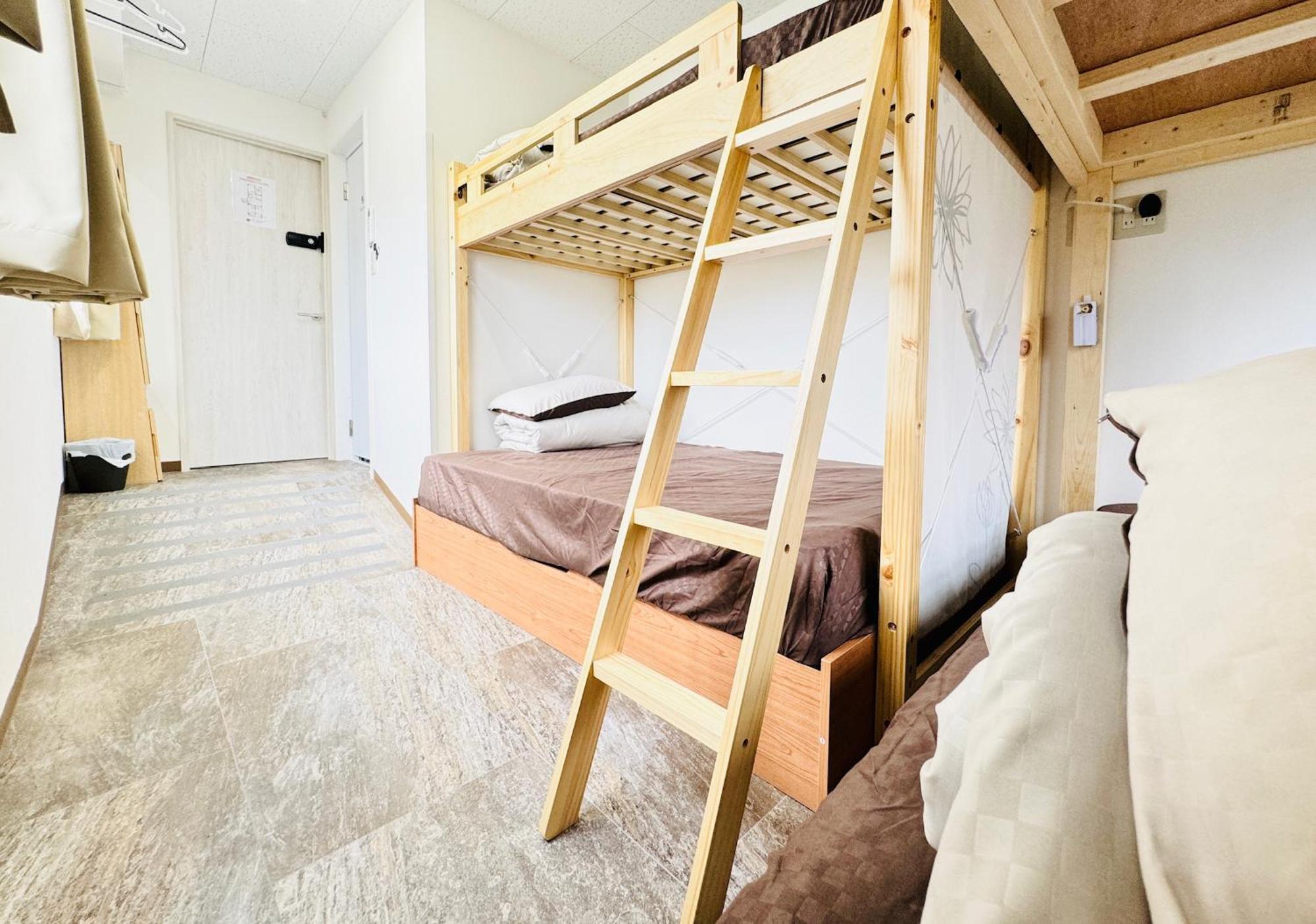 Guest House B'S Fiveⅱ Oszaka Kültér fotó